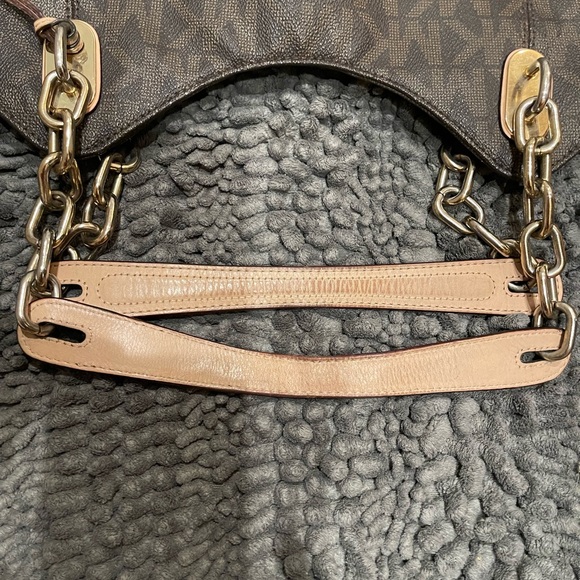 Michael Kors Signature Tote with chain handles - Picture 8 of 10